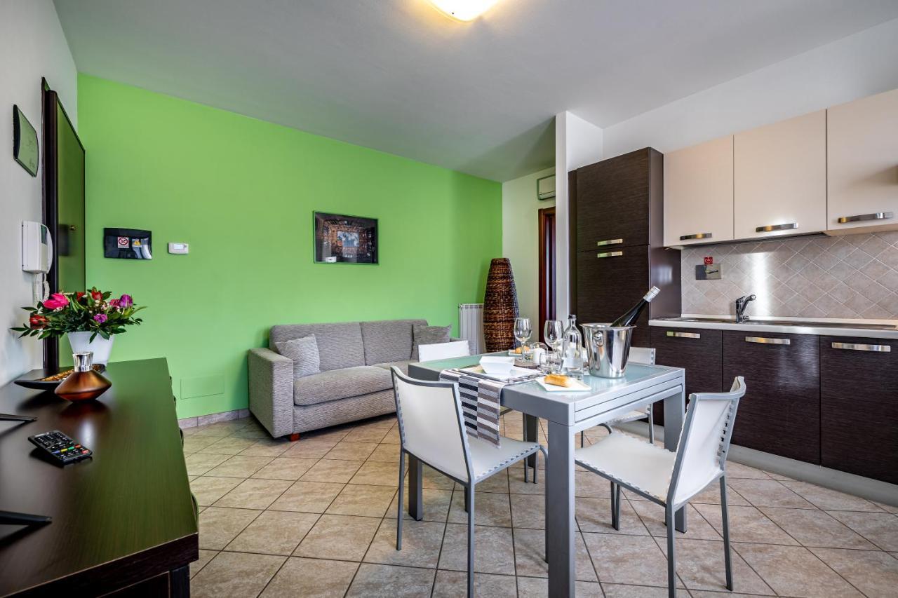 Casa Vacanze Arianna 로시아 외부 사진