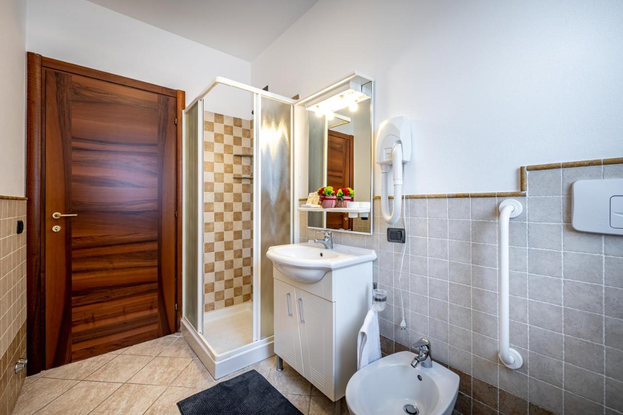 Casa Vacanze Arianna 로시아 외부 사진